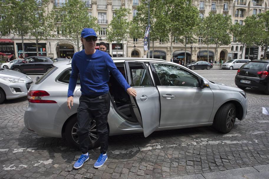 Torneo di tennis Rolad Garros a Parigi. John McEnroe arriva a Parigi al negozio della Nike e manda un messaggio augurale al tennista spagnolo Rafa Nadal (Epa)